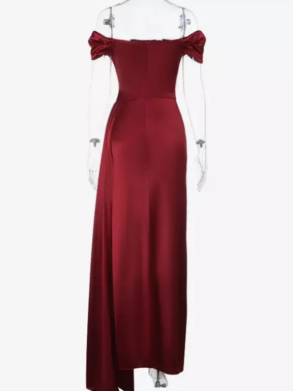 Robe longue en satin à épaules dénudées pour femme - Robe élégante rouge bordeaux à fente haute et fronces - Tenue idéale pour les invités aux mariages de printemps 2026