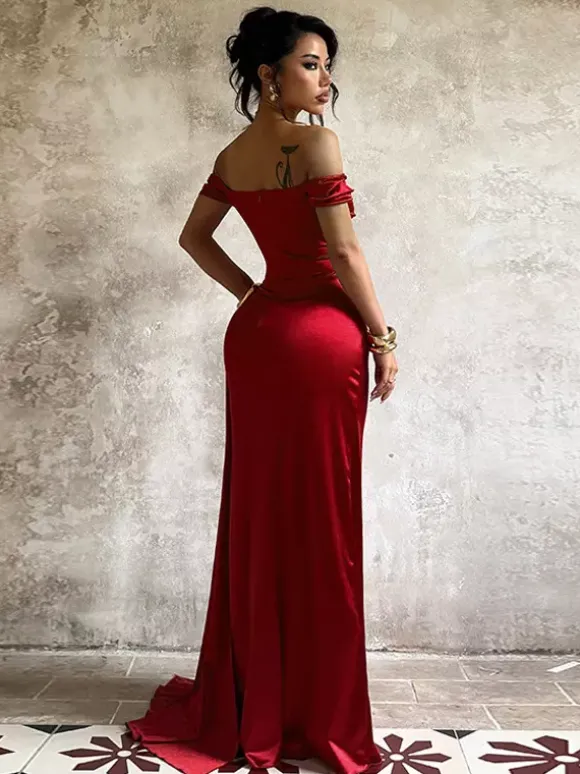 Robe longue en satin à épaules dénudées pour femme - Robe élégante rouge bordeaux à fente haute et fronces - Tenue idéale pour les invités aux mariages de printemps 2026
