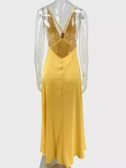 Robe longue en satin dos nu à décolleté plongeant pour femme - Robe de soirée jaune bohème ornée de perles de bois - Idéale pour un mariage d'été à la plage (2026)