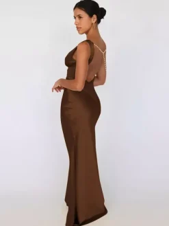 Robe longue en satin ivoire à col V pour femme style élégant et formel