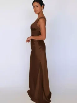 Robe longue en satin ivoire à col V pour femme style élégant et formel