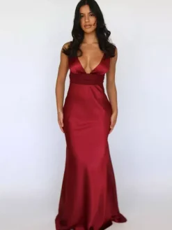 Robe longue en satin ivoire à col V pour femme style élégant et formel