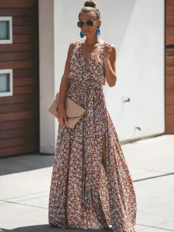 Robe longue fleurie à petits motifs pour femme - Robe d'été rouge brique sans manches fente latérale et col en V - Tenue de plage été 2026
