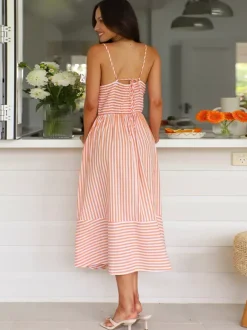 Robe longue rayée d'été pour femme - Robe évasée dos nu à col V et bustier noué style cottagecore - Idéale pour un pique-nique d'été à la plage 2026