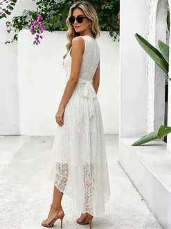 Robe longue sans manches à col rond et taille naturelle en dentelle élégante blanche