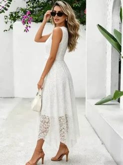 Robe longue sans manches à col rond et taille naturelle en dentelle élégante blanche