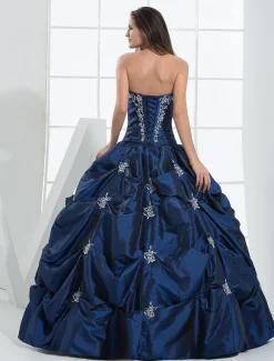 Robe mariée bustier broderie dos nu à laçage jupe à plis longueur au sol Robe de mariée