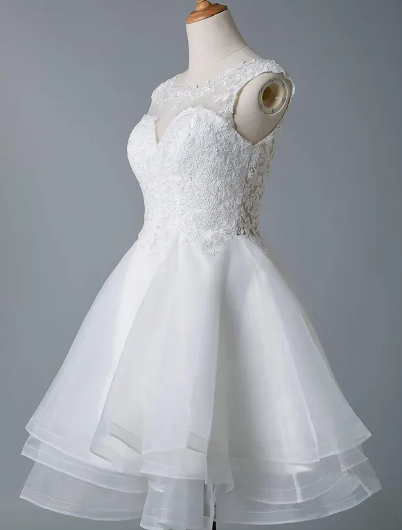 Robe mariée courte col rond en dentelle jupe à plusieurs niveaux au dessus de genou Robe de mariage