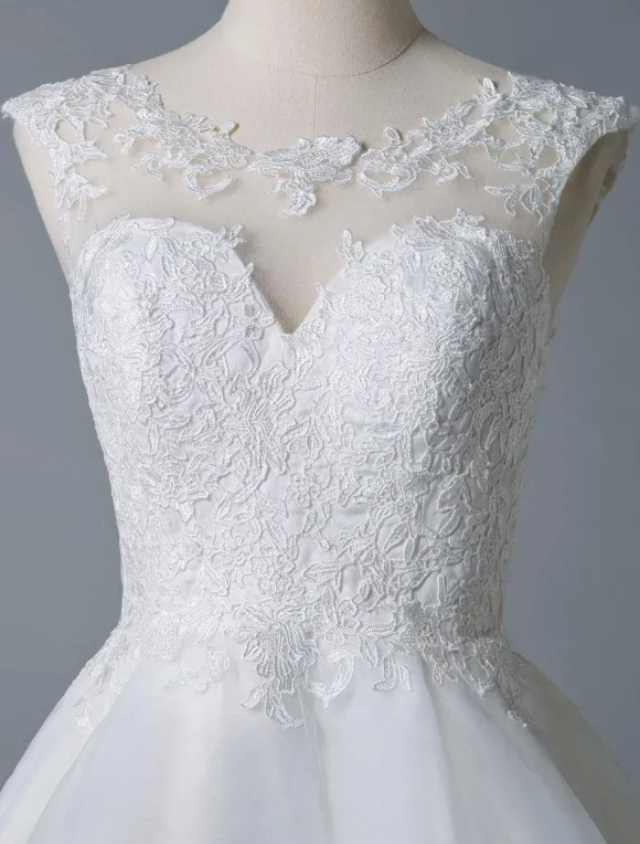 Robe mariée courte col rond en dentelle jupe à plusieurs niveaux au dessus de genou Robe de mariage