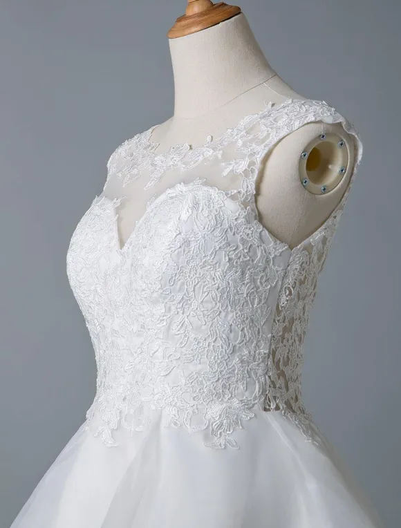 Robe mariée courte col rond en dentelle jupe à plusieurs niveaux au dessus de genou Robe de mariage
