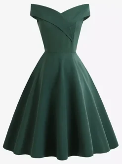 Robe midi bordeaux à épaules dénudées et coupe trapèze pour femme élégante et habillée.