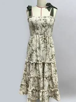 Robe midi fleurie à smocks pour femme - Robe d'été vert sauge bohème à épaules dénudées et volants étagés - Idéale pour les vacances d'été à la plage 2026