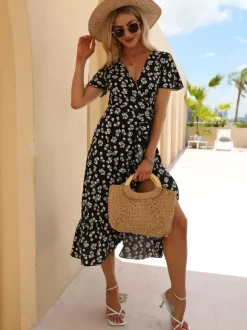 Robe midi portefeuille à fleurs pour femme - Manches courtes ourlet à volants asymétrique - Tenue d'invitée pour un mariage d'été à la plage 2026