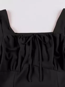 Robe midi vintage noire à col carré pour l'été 2026