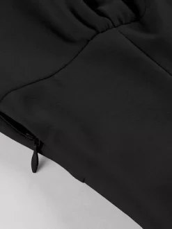 Robe midi vintage noire à col carré pour l'été 2026