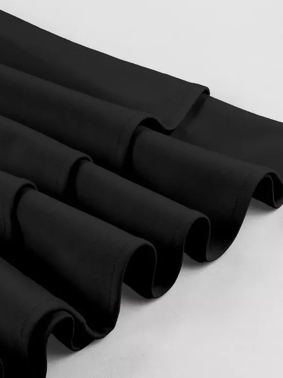 Robe midi vintage noire à col carré pour l'été 2026