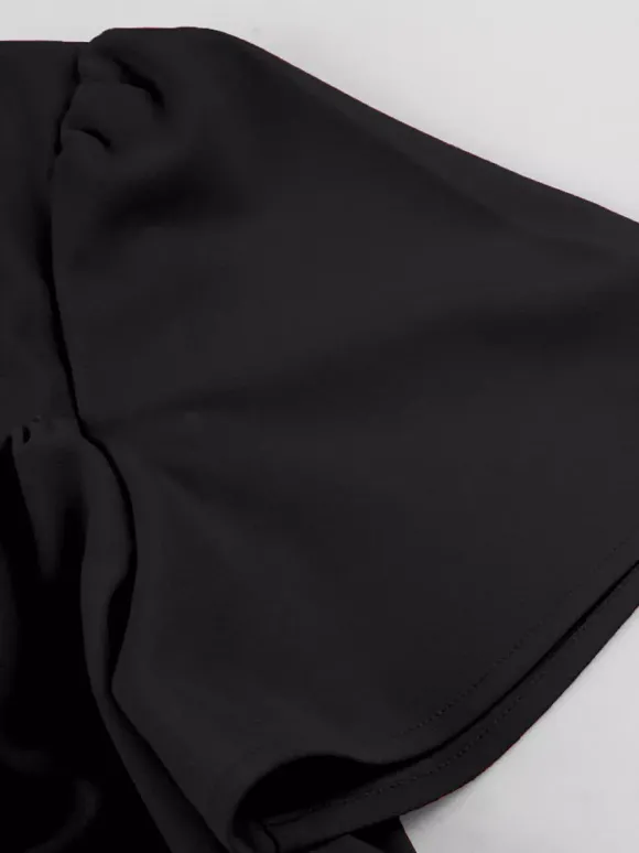 Robe midi vintage noire à col carré pour l'été 2026
