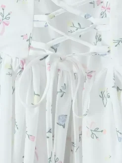 Robe mi-longue trapèze à imprimé floral et décolleté en c艙ur pour l'été 2026