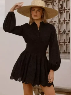 Robe mini à manches longues et 艙illets pour femme - Robe patineuse bohème à taille smockée et ourlet évasé - Idéale pour les vacances de printemps à la plage 2026