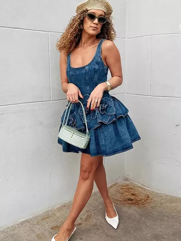 Robe mini en jean bleu marine sans manches avec ourlet à volants pour femme
