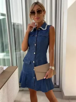 Robe mini en jean sans manches pour femme - Robe en jean bleu foncé à col perlé boutonnée ourlet à volants et coupe slim - Idéale pour une soirée décontractée d'été 2026