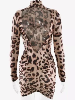 Robe mini moulante dos nu à col montant froncé style moderne collection femme 2026