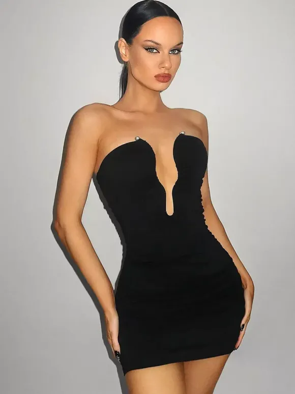 Robe mini moulante sexy à décolleté plongeant en V sans bretelles et froncée collection femme 2026