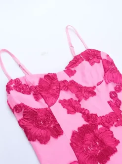 Robe moulante à bretelles spaghetti et motifs floraux pour femme - Mini-robe sexy - Tenue idéale pour une soirée d'été en club (collection 2026)