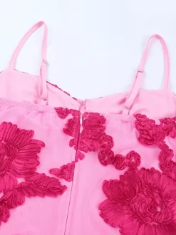 Robe moulante à bretelles spaghetti et motifs floraux pour femme - Mini-robe sexy - Tenue idéale pour une soirée d'été en club (collection 2026)