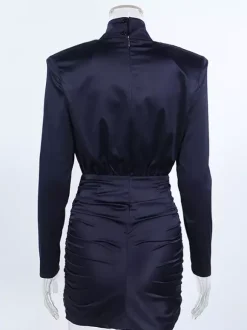 Robe moulante froncée à épaules rembourrées pour femme - Robe mini élégante en satin à col montant - Tenue chic et discrète pour cocktails printaniers 2026