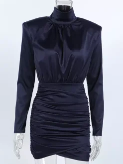 Robe moulante froncée à épaules rembourrées pour femme - Robe mini élégante en satin à col montant - Tenue chic et discrète pour cocktails printaniers 2026