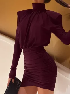Robe moulante froncée à épaules rembourrées pour femme - Robe mini élégante en satin à col montant - Tenue chic et discrète pour cocktails printaniers 2026