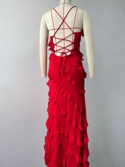 Robe moulante maxi orange sexy à bretelles spaghetti dos croisé volants et fente haute idéale pour une soirée en amoureux