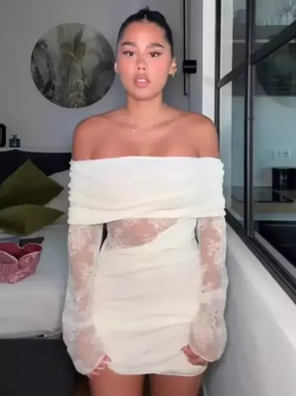 Robe moulante mini à épaules dénudées manches longues et froncée en dentelle pour femme 2026