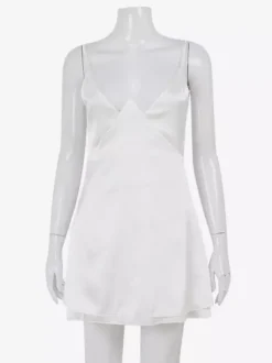 Robe nuisette en satin et dentelle pour femme - Mini-débardeur blanc sexy à bretelles spaghetti et décolleté en V - Idéale pour une soirée d'été 2026