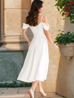 Robe nuisette mi-longue à épaules dénudées et coupe trapèze pour une soirée estivale 2026