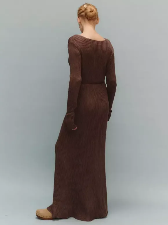 Robe pull maxi moulante à manches longues col en V et coupe ajustée en maille côtelée pour femme 2026