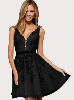 Robe rentrée scolaire robe de cérémonie baby bleu col V en dentelle longueur au dessus de genoux