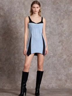 Robe bleue mini sans manches à col rond et taille haute idéale pour tous les jours.