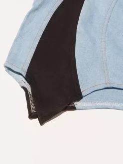Robe bleue mini sans manches à col rond et taille haute idéale pour tous les jours.