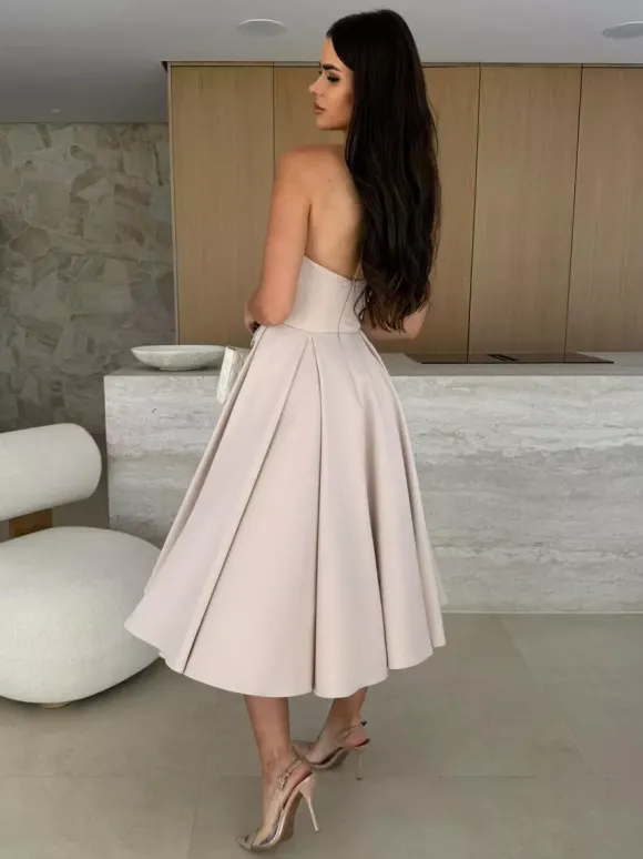 Robe bustier élégante taille haute coupe trapèze pour femme 2026