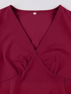 Robe cocktail trapèze à manches courtes et col en V froncé pour femme 2026