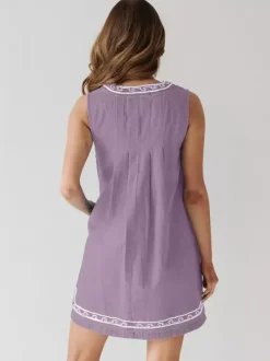 Robe courte en jean brodée pour femme - Robe d'été décontractée à col en V et noué sur le devant coupe babydoll avec poches - Vacances d'été à la plage 2026