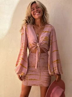 Robe courte imprimée bohème pour femme - Col en V à nouer sur le devant manches lanternes smockées - Collection été 2026