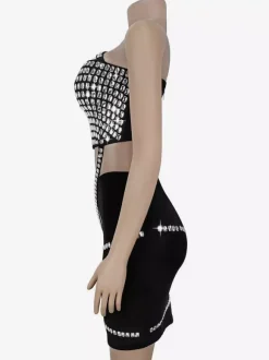 Robe courte moulante asymétrique à une épaule et strass 2026