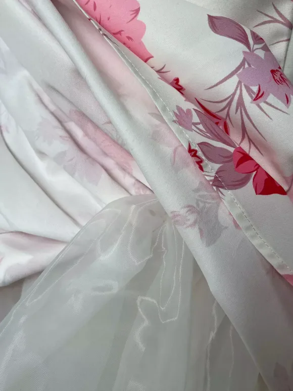 Robe courte rose à imprimé floral et col carré sans manches pour fête d'anniversaire 2026