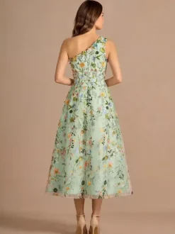 Robe de bal asymétrique à fleurs sans manches longueur thé coupe trapèze en dentelle brodée