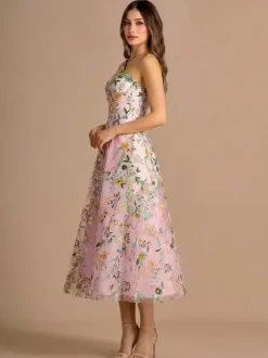 Robe de bal asymétrique à fleurs sans manches longueur thé coupe trapèze en dentelle brodée
