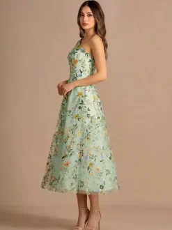 Robe de bal asymétrique à fleurs sans manches longueur thé coupe trapèze en dentelle brodée