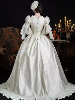 Robe de bal rococo pour femme style vintage en dentelle à volants et manches courtes.